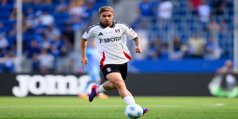 Emile Smith Rowe là sự nâng cấp hoàn hảo cho hàng tiền vệ của Fulham