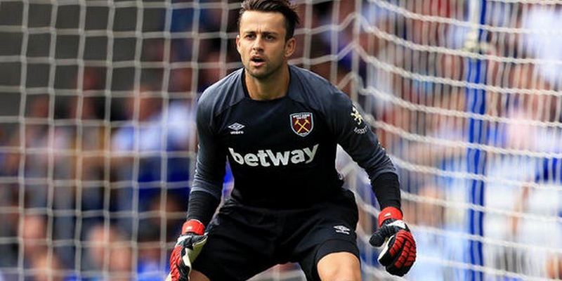 Dù đã lớn tuổi nhưng thủ thành Lukasz Fabianski vẫn là lựa chọn số 1 của West Ham