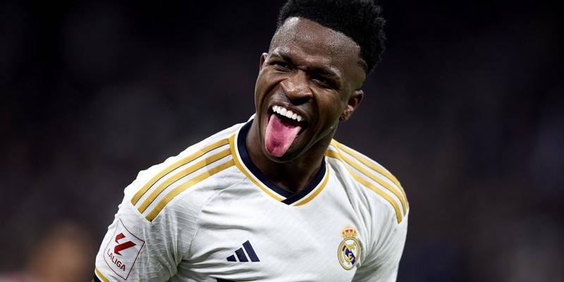 Vinicius JR hiện đang là cầu thủ thuộc biên chế Real thi đấu tại Tây Ban Nha